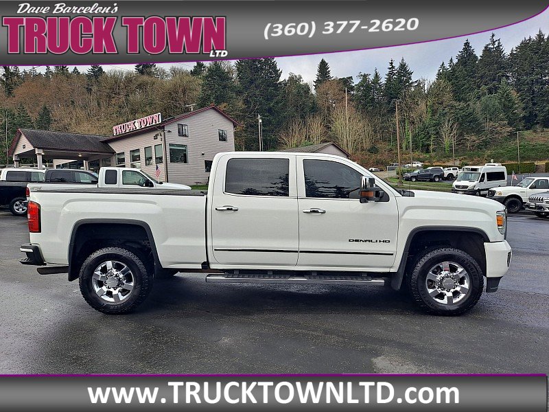 Used 2017 GMC Sierra 3500 Denali image 2