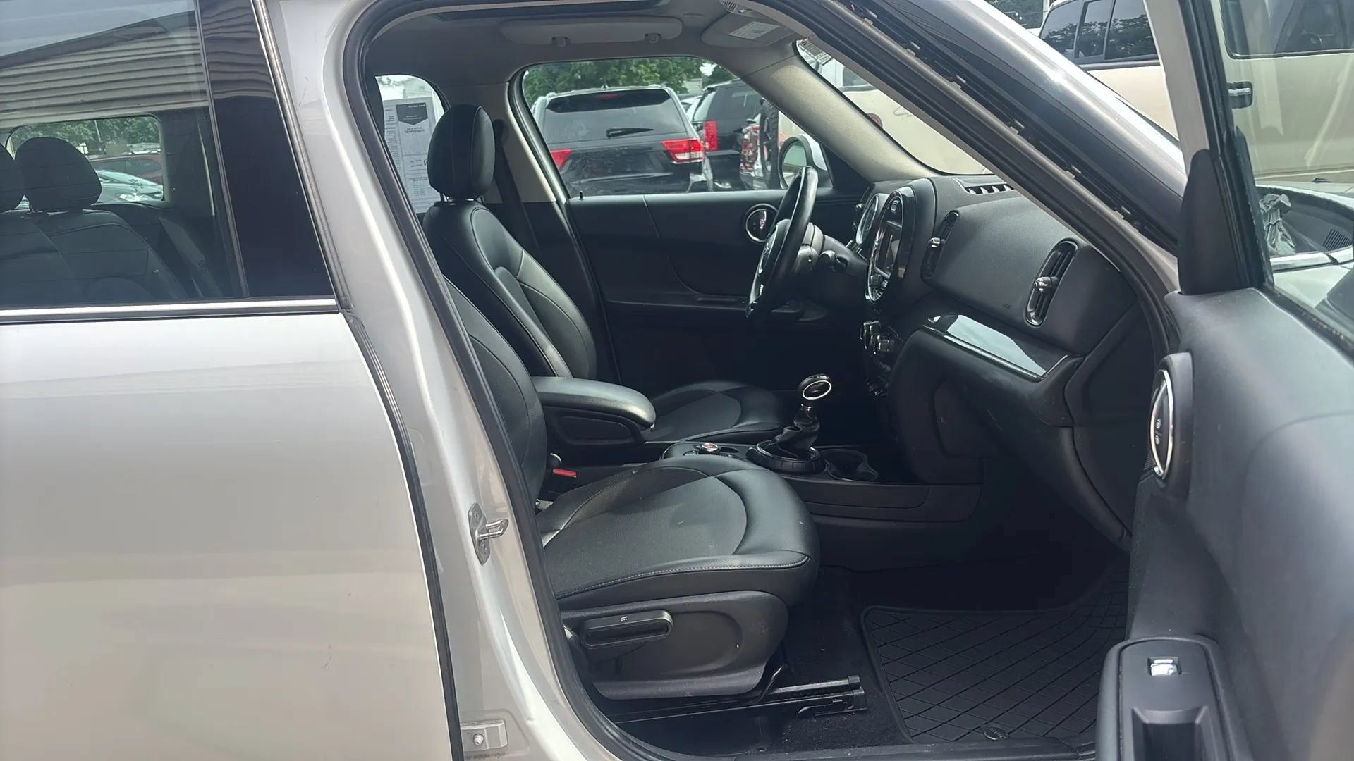 Used 2017 MINI Cooper Countryman FWD image 17