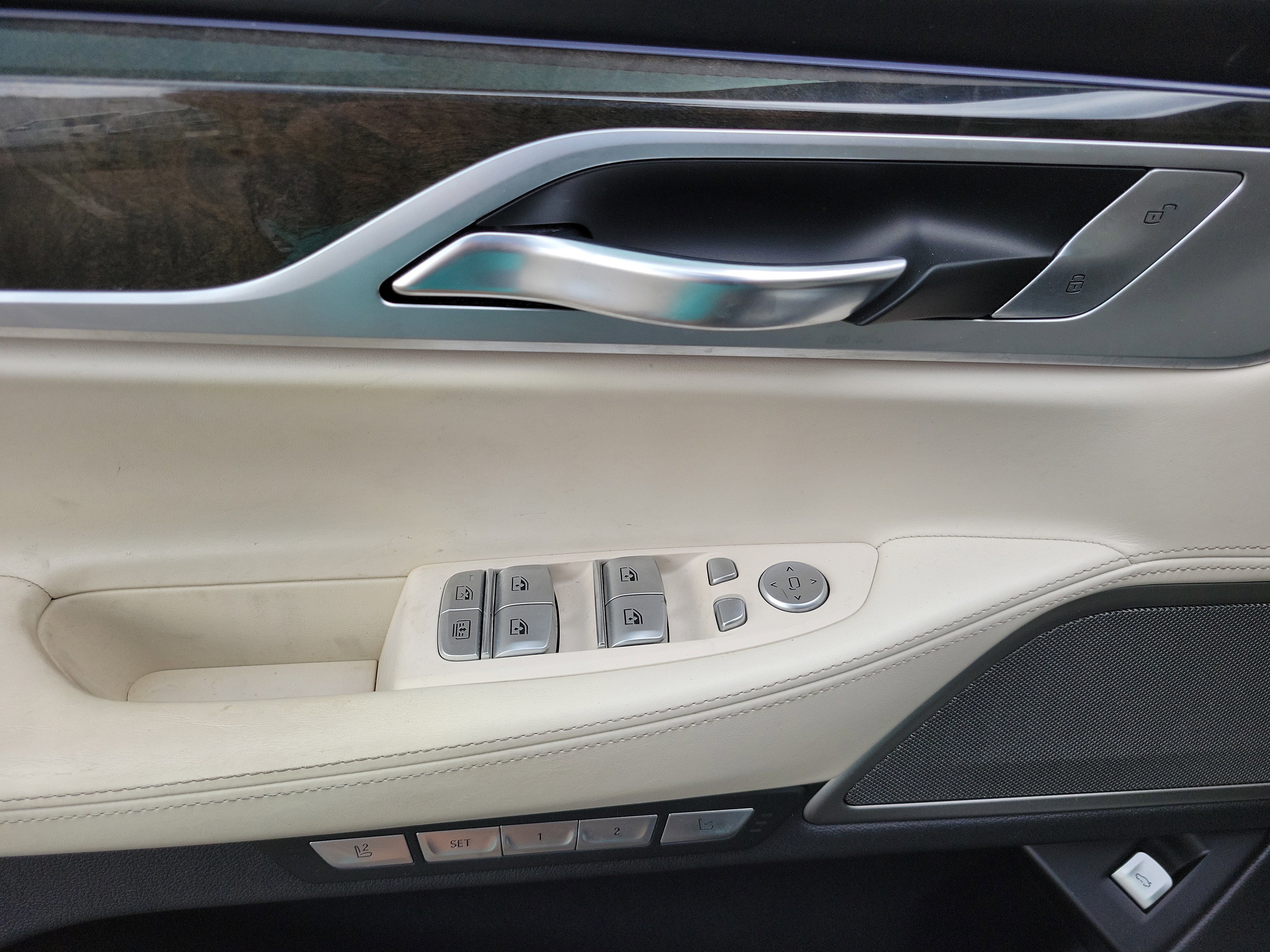Used 2018 BMW 750i xDrive image 16