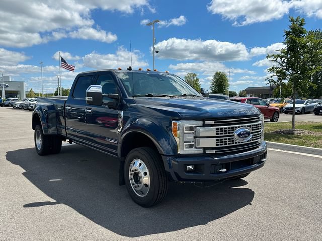 Certified 2019 Ford F450 Platinum w/ Platinum Ultimate Package AWD/4WD image 33