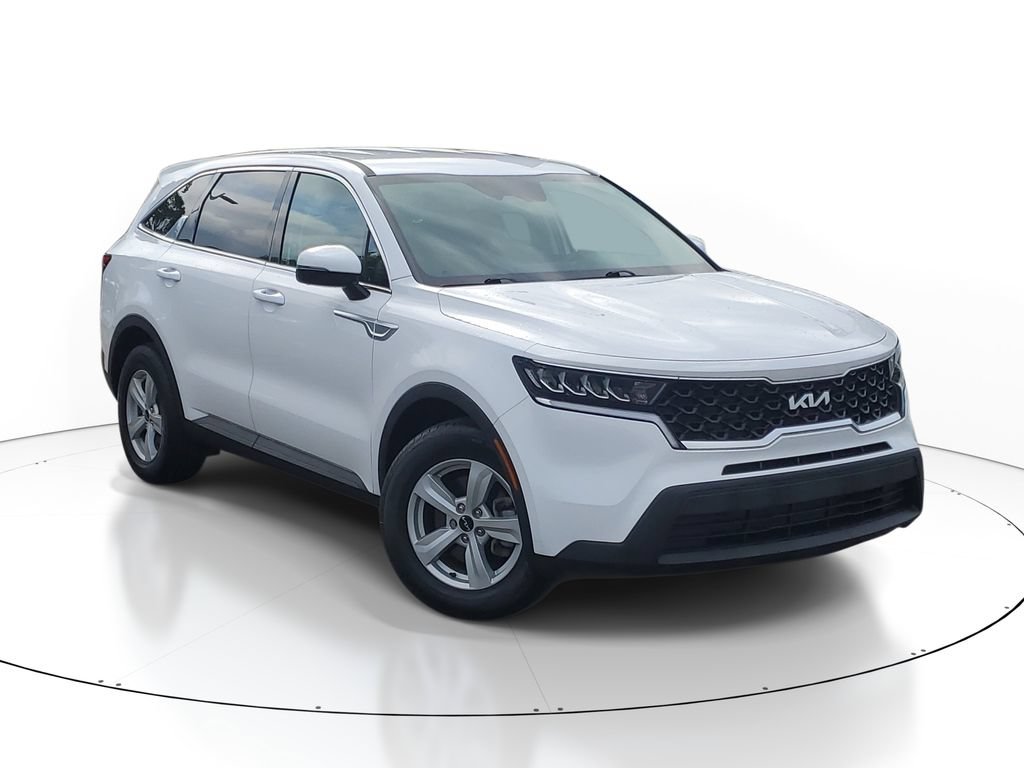 Certified 2023 Kia Sorento LX FWD image 1