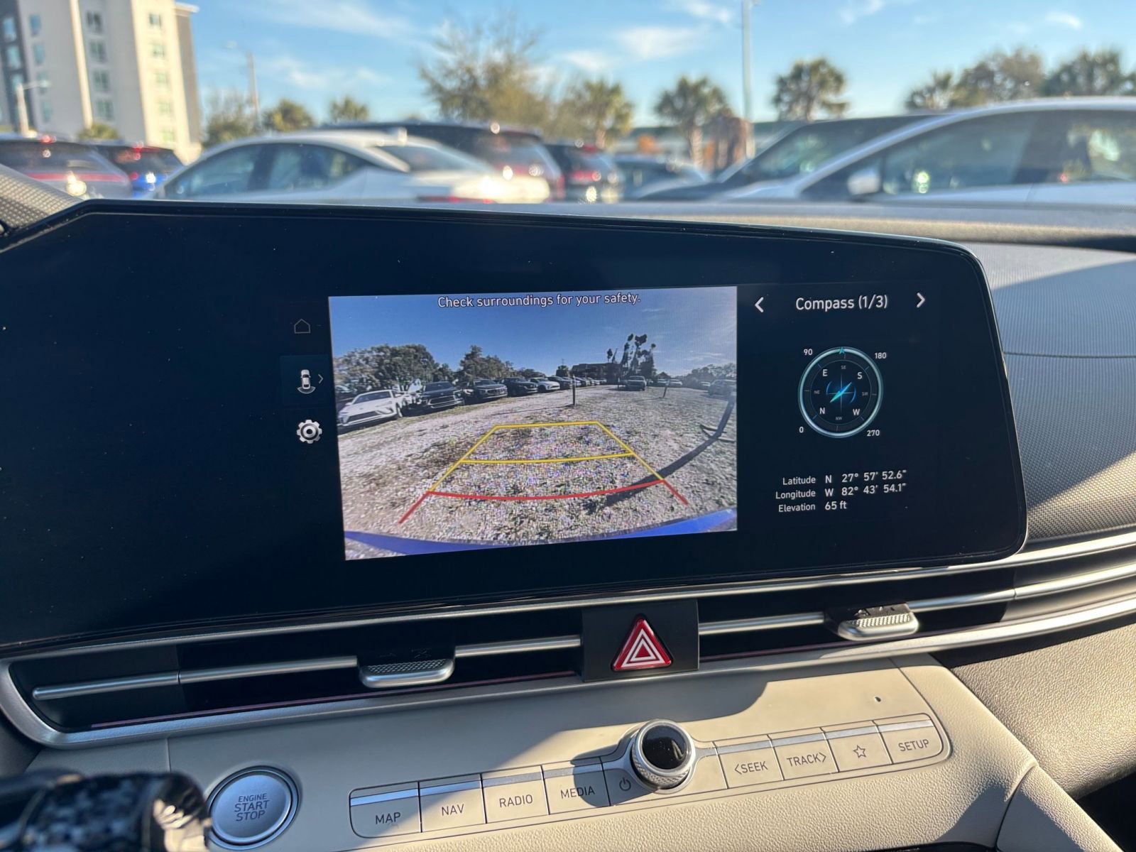 Used 2025 Hyundai Elantra Limited image 25