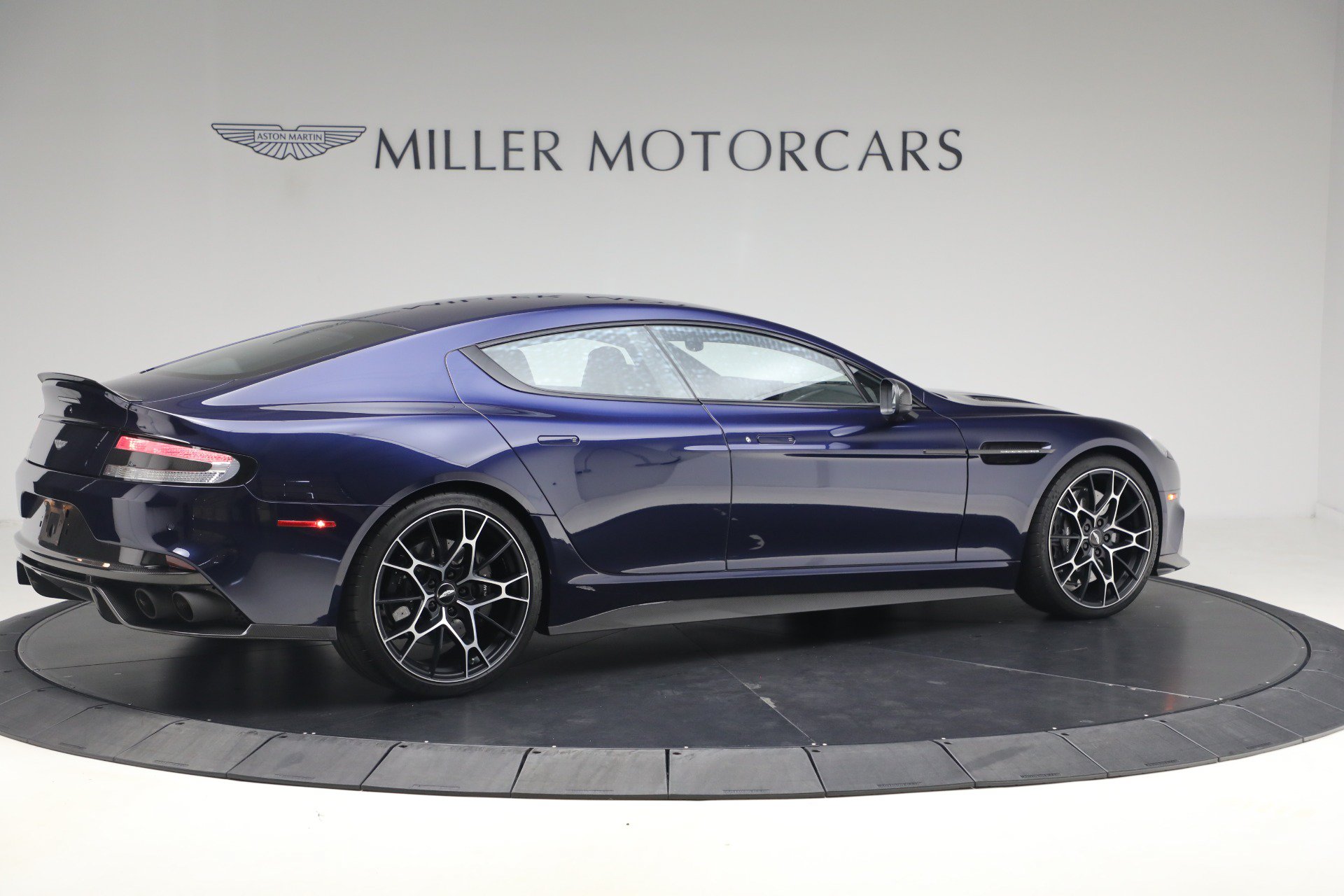 Used 2019 Aston Martin Rapide AMR RWD image 8