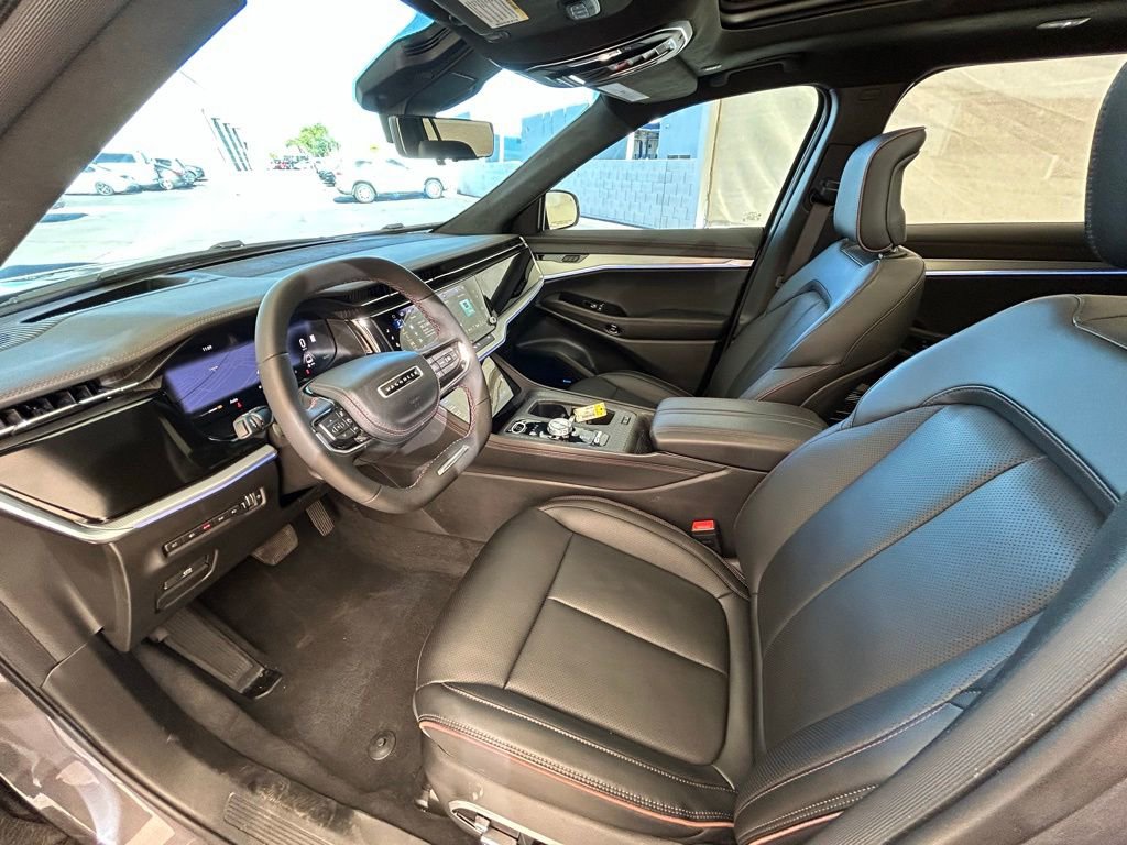 Used 2025 Jeep Wagoneer S Launch Edition image 27