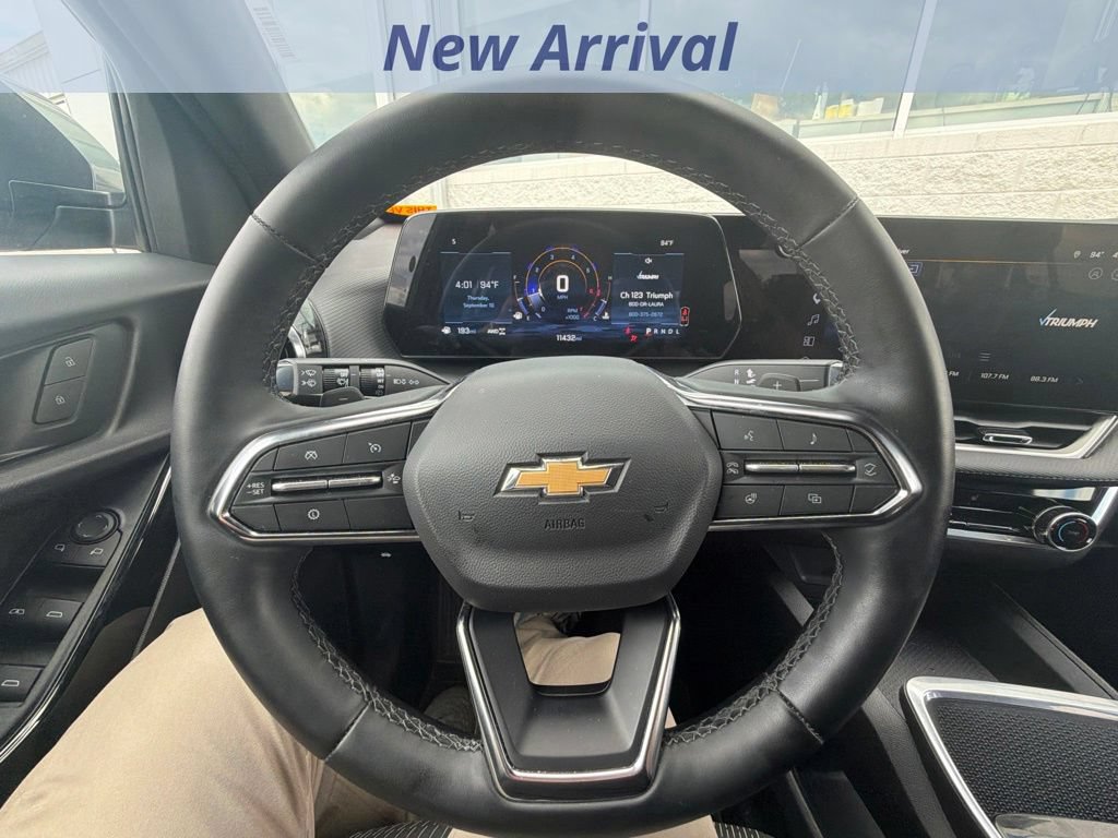Used 2026 Chevrolet Equinox LT AWD/4WD image 9