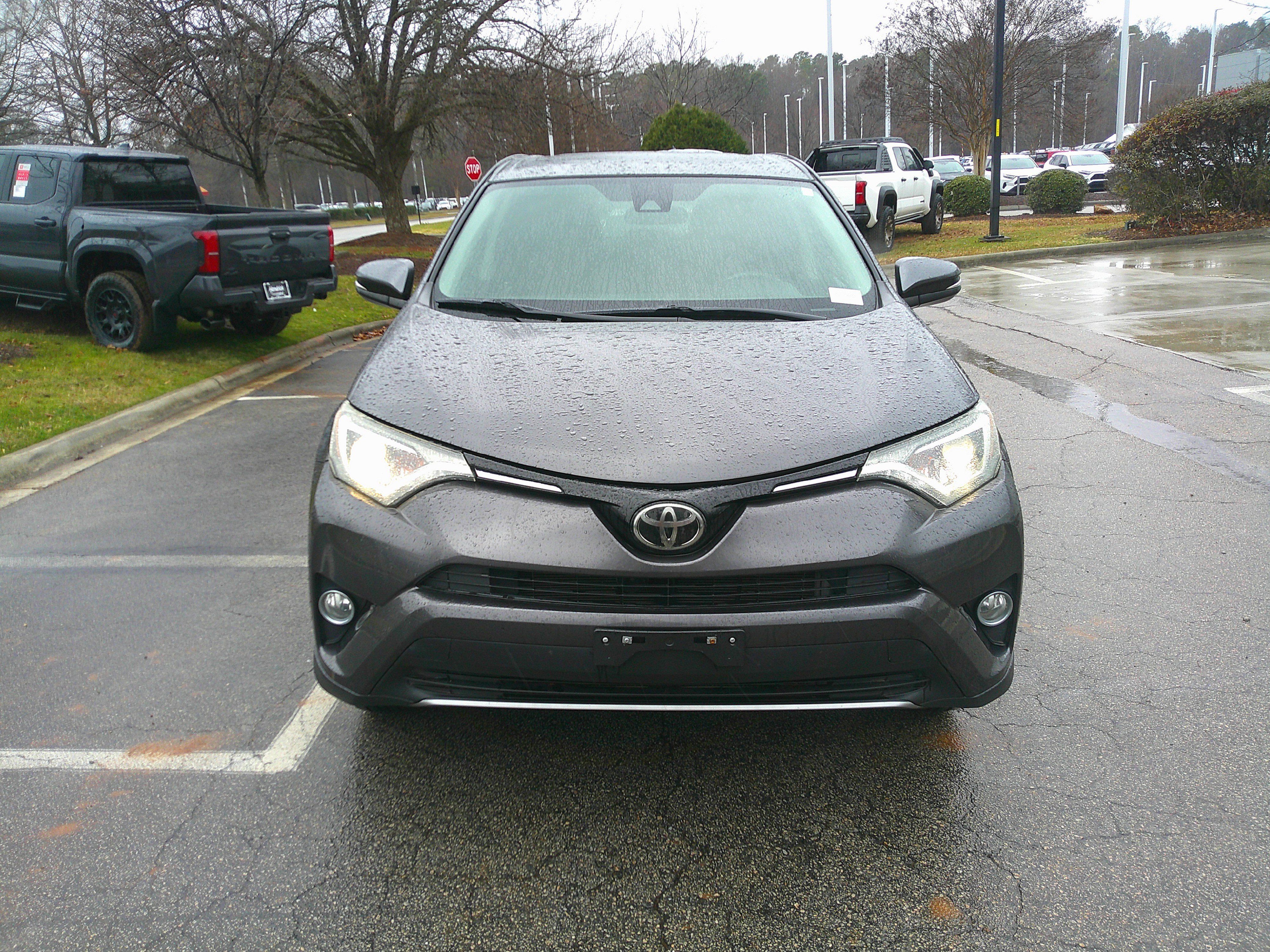 Used 2018 Toyota RAV4 XLE image 5
