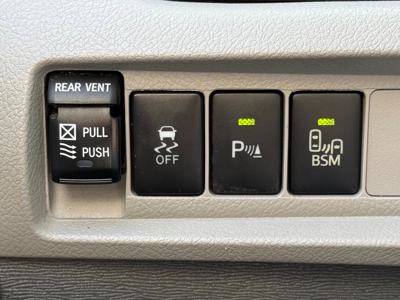 Used 2017 Toyota Sienna XLE w/ XLE Navigation Package image 15