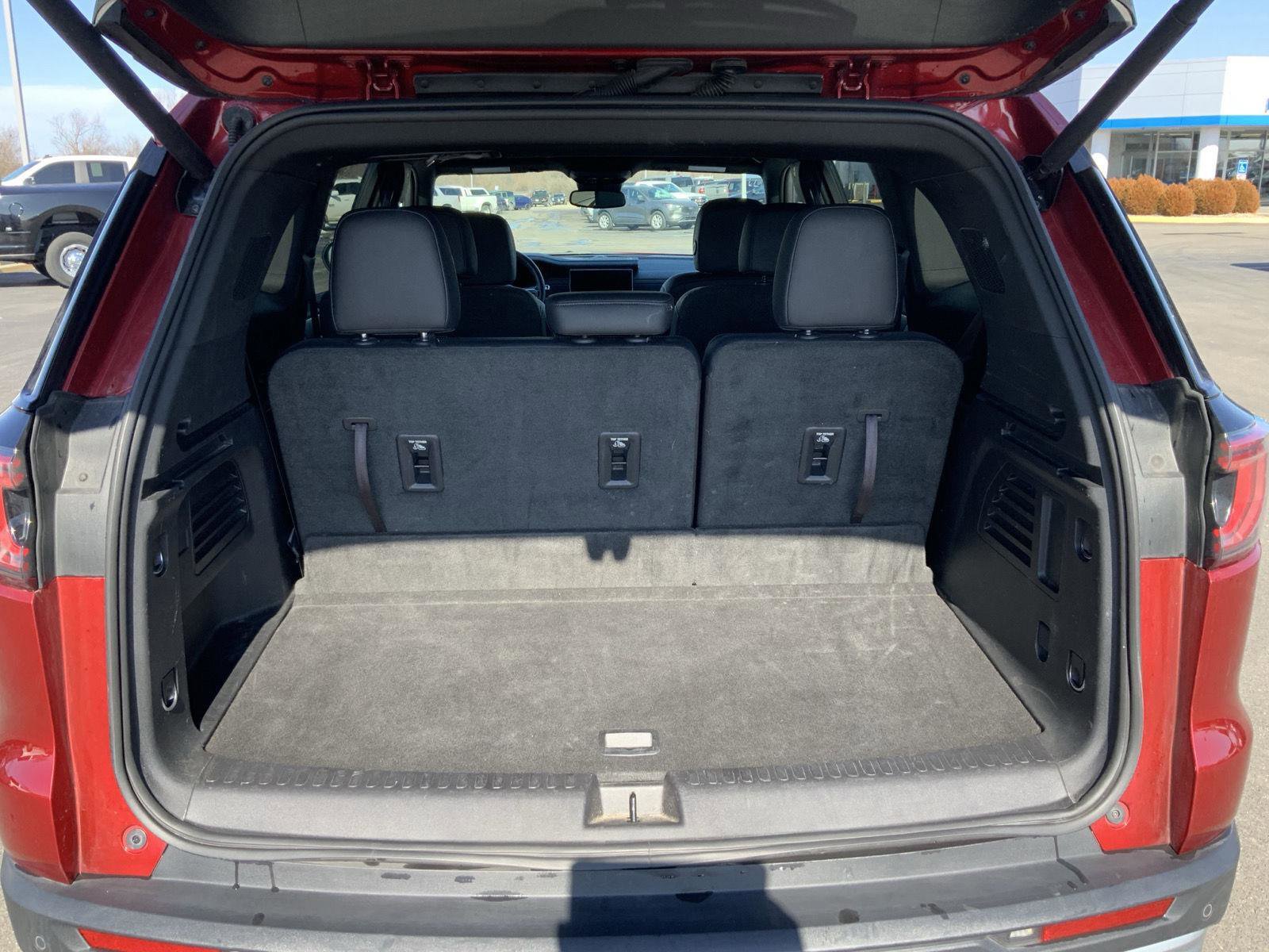 Used 2024 GMC Acadia Elevation image 11