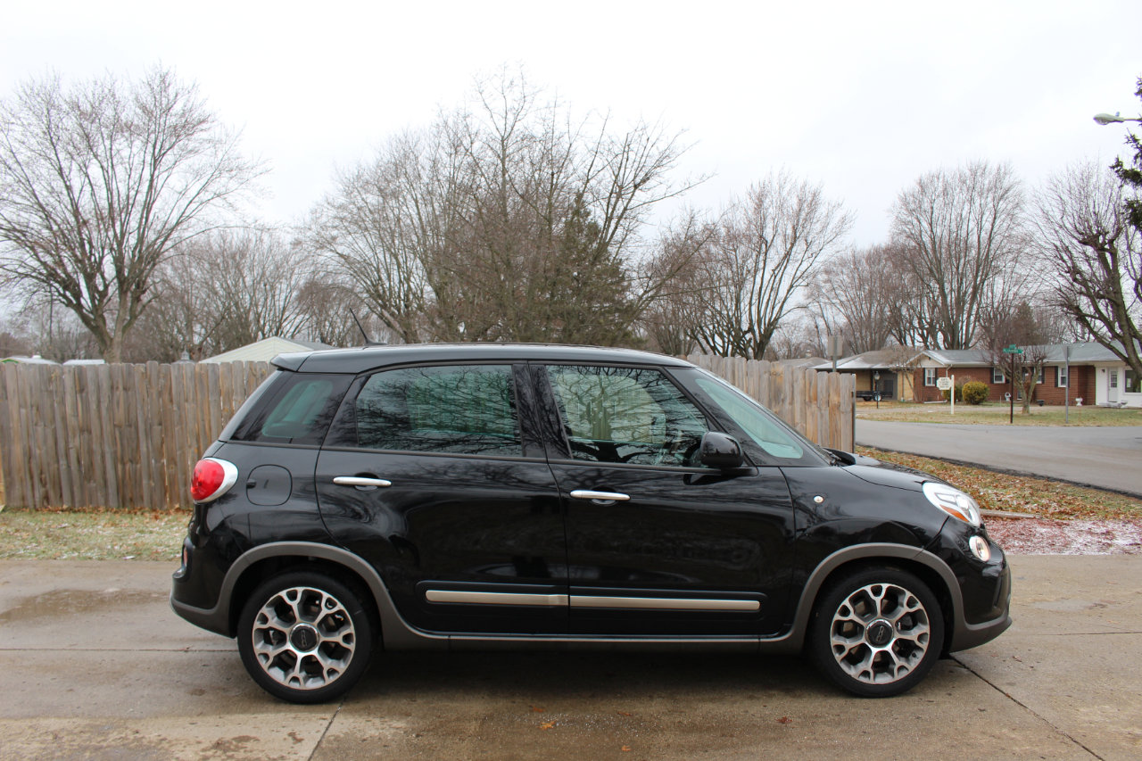 Used 2014 FIAT 500L Trekking w/ Popular Equipment Group image 10