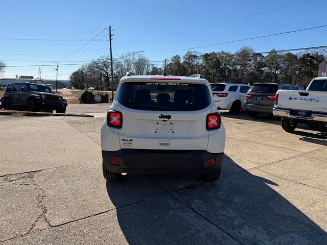 Used 2023 Jeep Renegade Altitude image 4