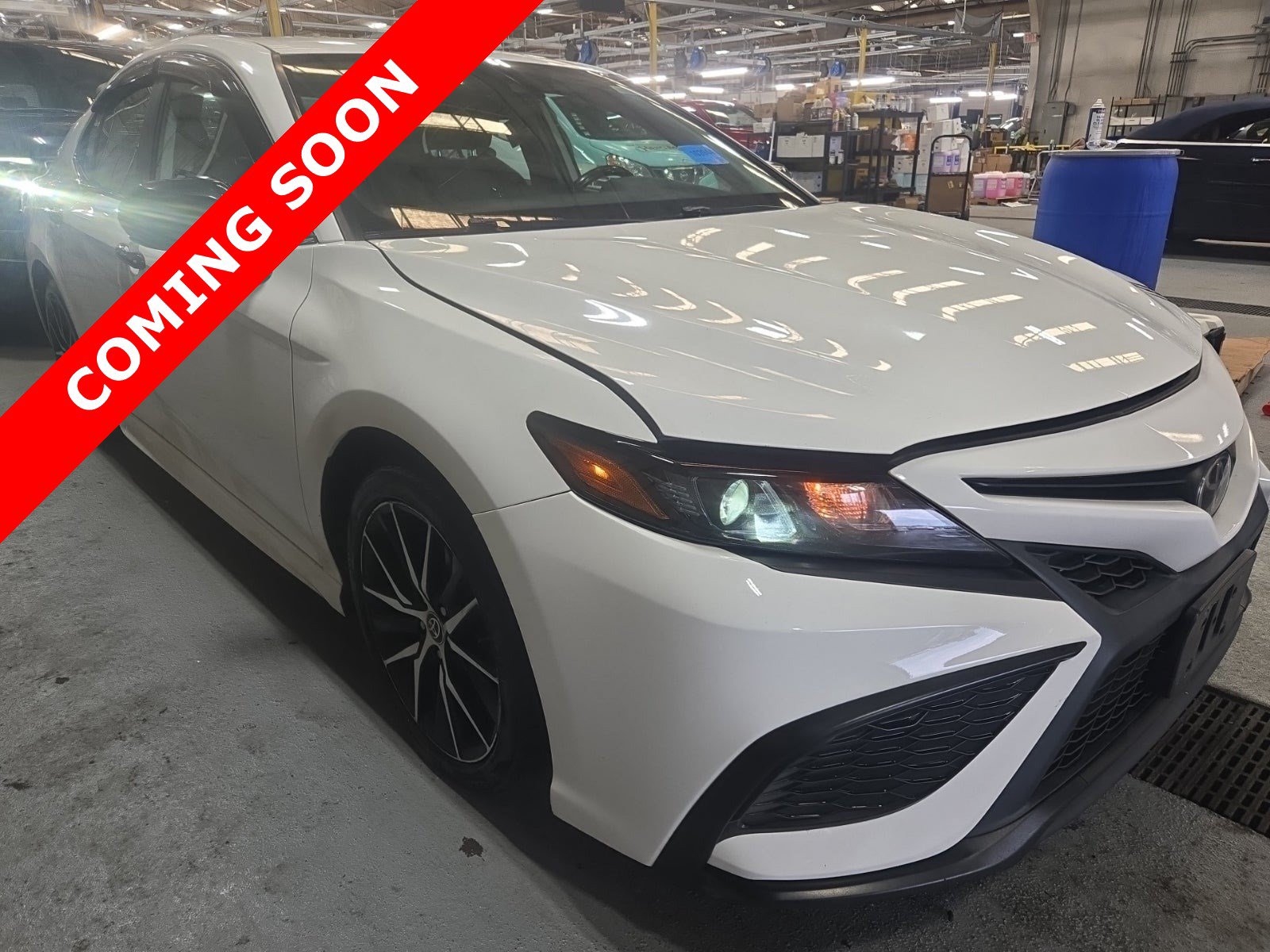 Used 2021 Toyota Camry SE FWD image 3