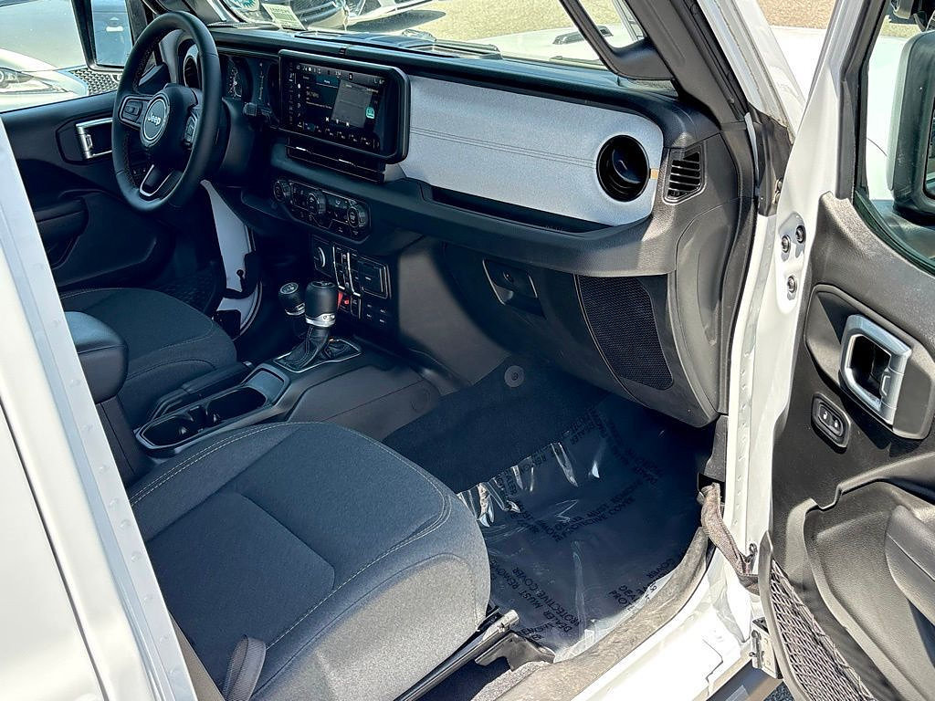 Used 2024 Jeep Wrangler Unlimited Sport AWD/4WD image 28