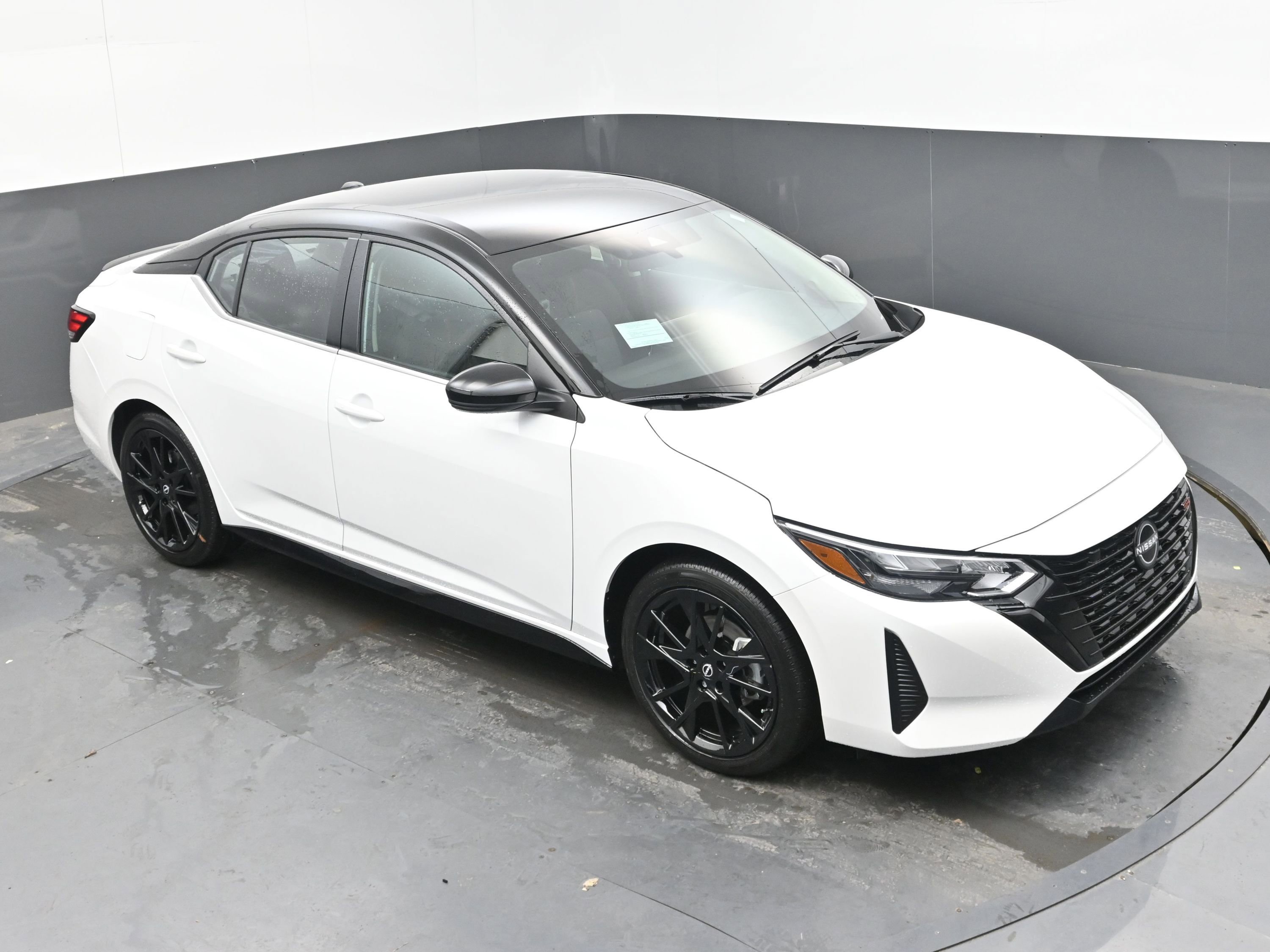 New 2025 Nissan Sentra SR w/ Midnight Edition image 30