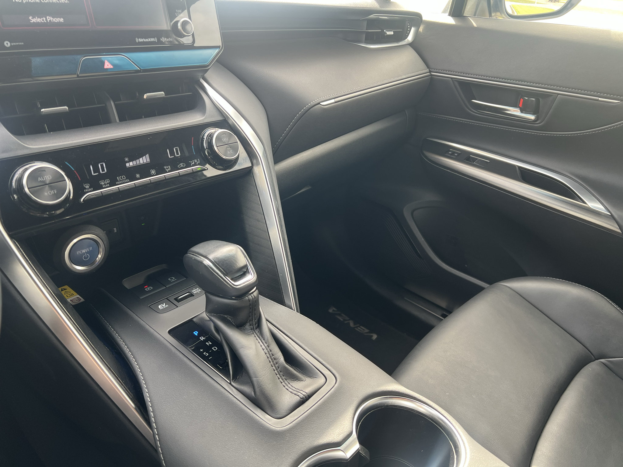Used 2022 Toyota Venza XLE AWD/4WD image 27
