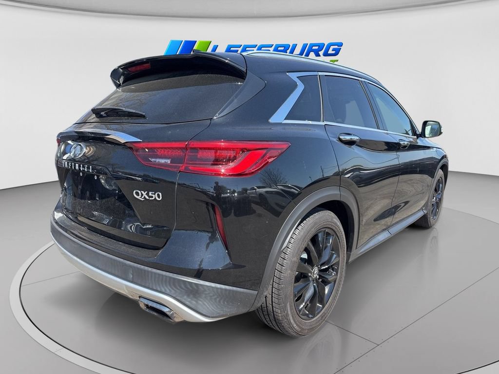 Used 2019 INFINITI QX50 Luxe w/ Navigation Package AWD/4WD image 3