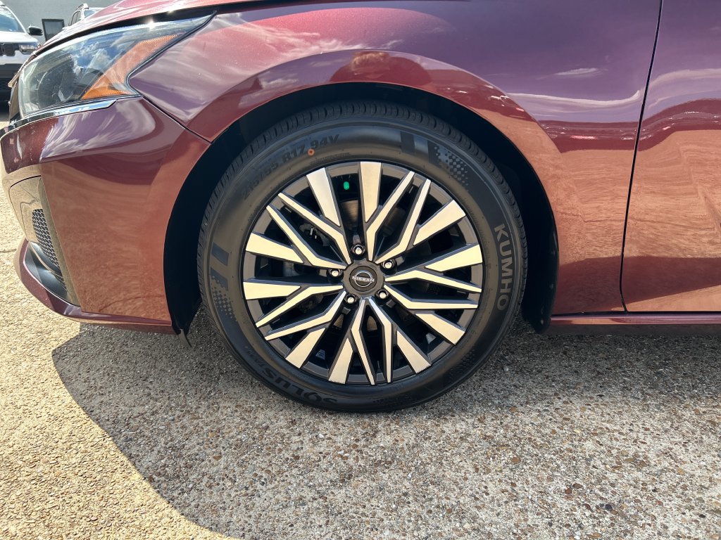 Used 2023 Nissan Altima 2.5 SV FWD image 26