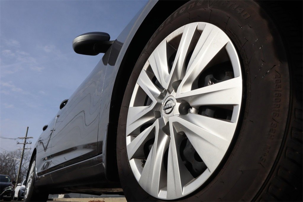 Certified 2025 Nissan Sentra S image 10