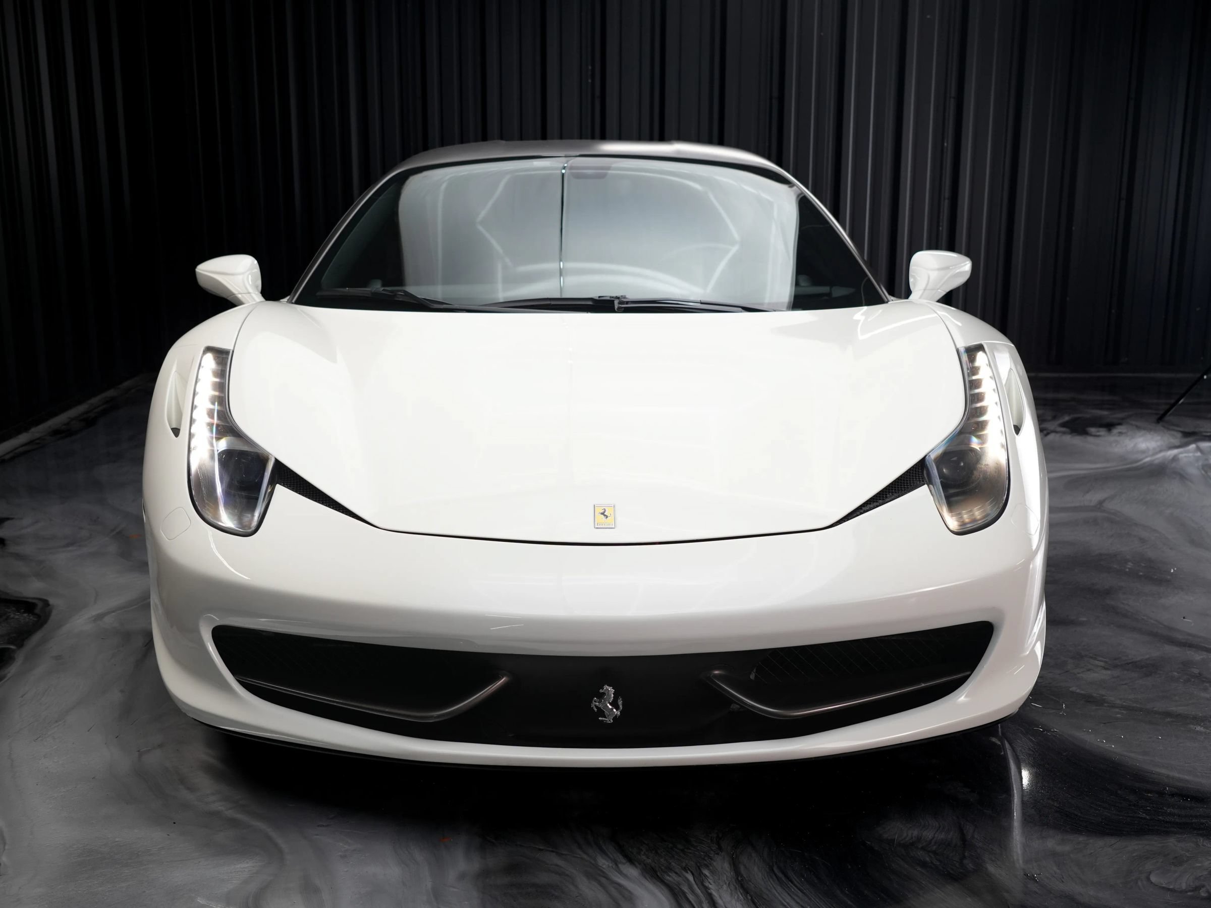 Used 2010 Ferrari 458 Italia Coupe RWD image 2
