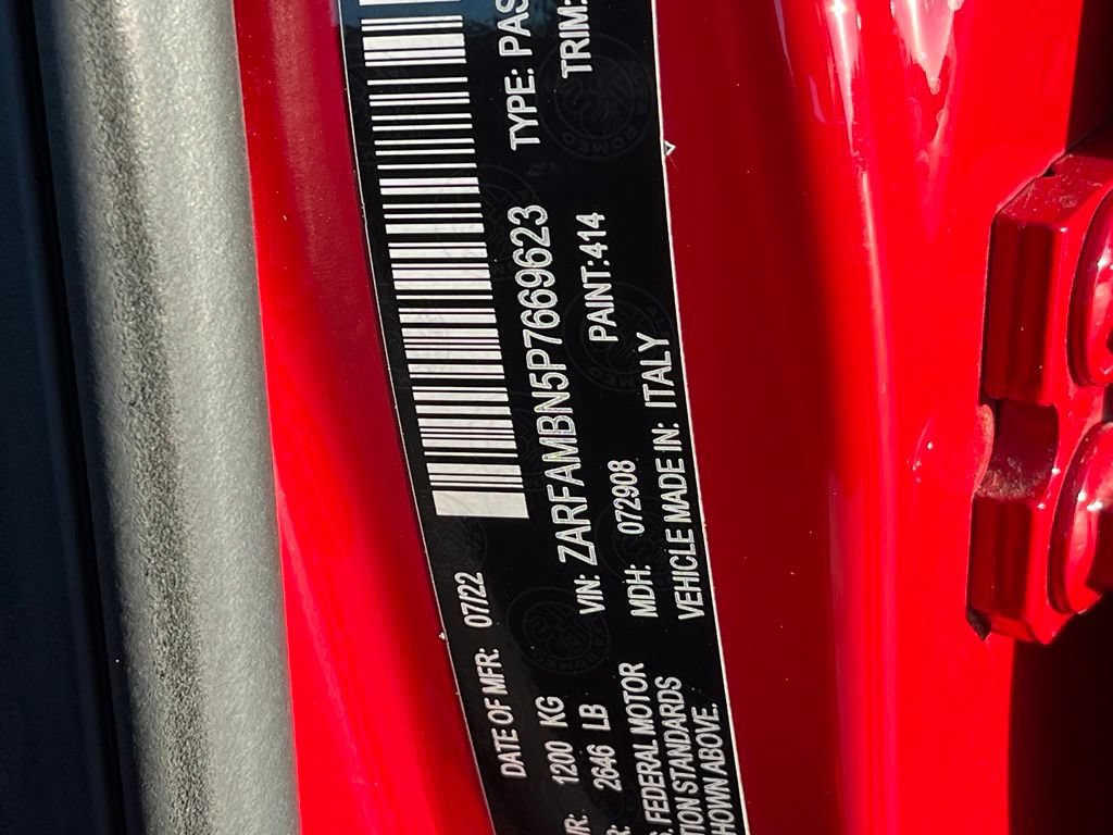 Used 2023 Alfa Romeo Giulia Veloce RWD image 19