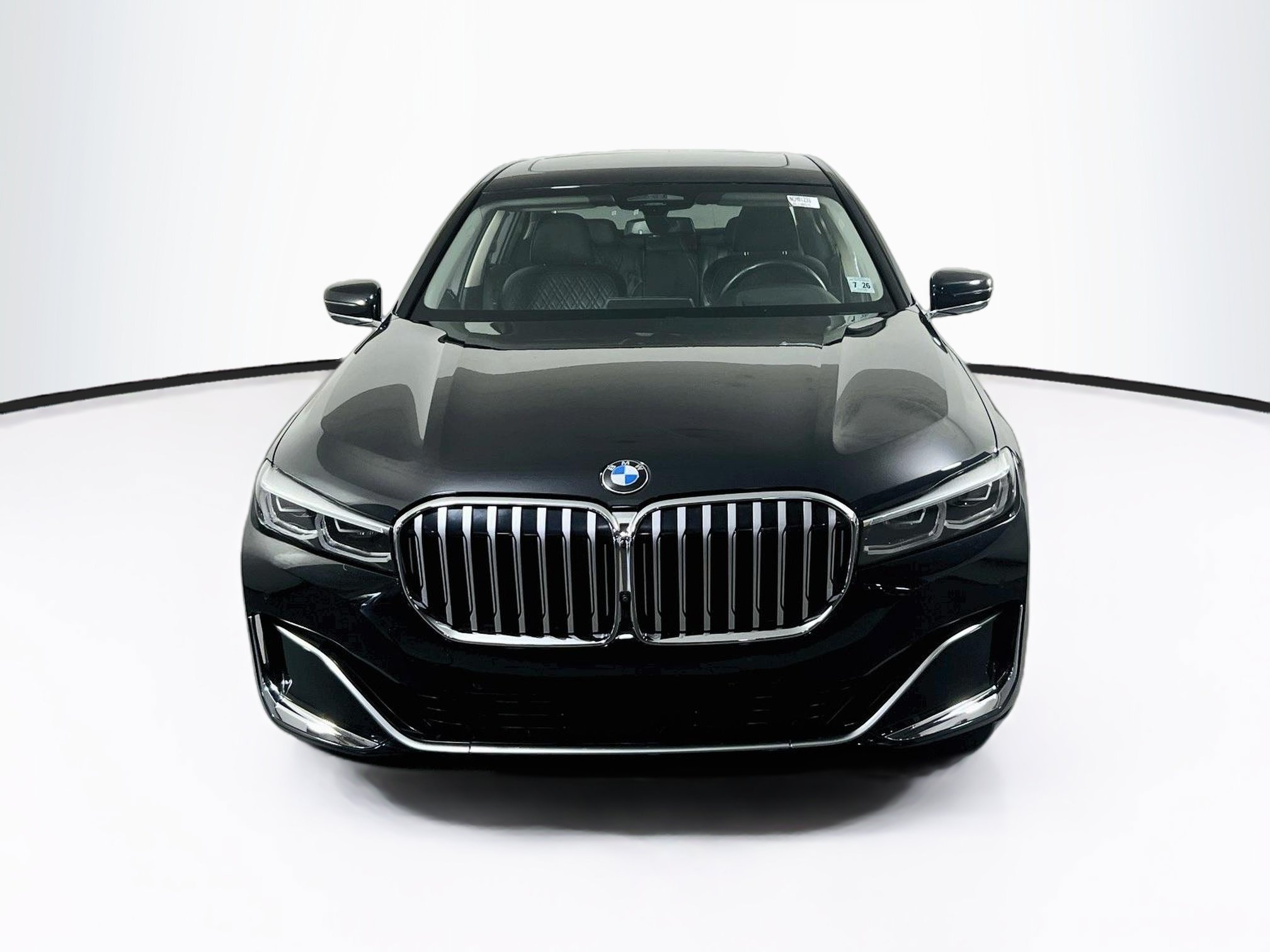 Used 2022 BMW 750i xDrive w/ Executive Package AWD/4WD image 2