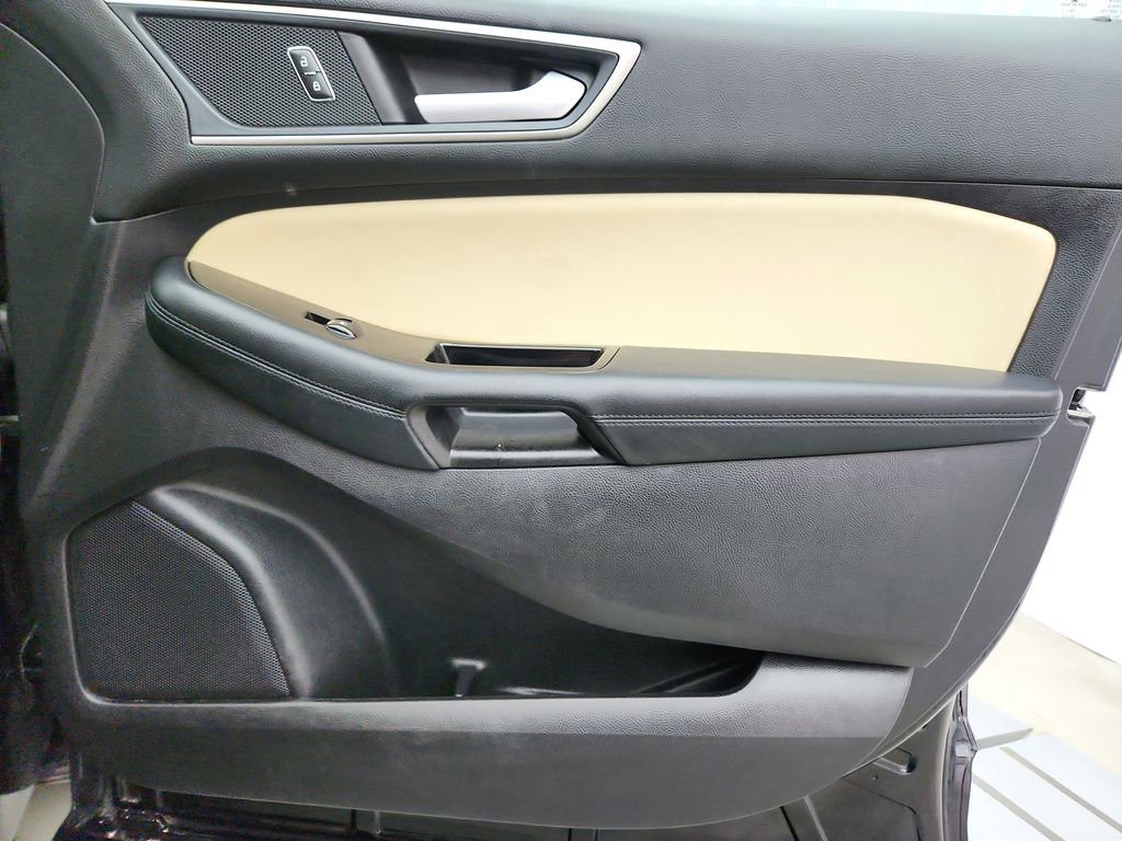 Used 2019 Ford Edge SEL w/ Equipment Group 201A image 26