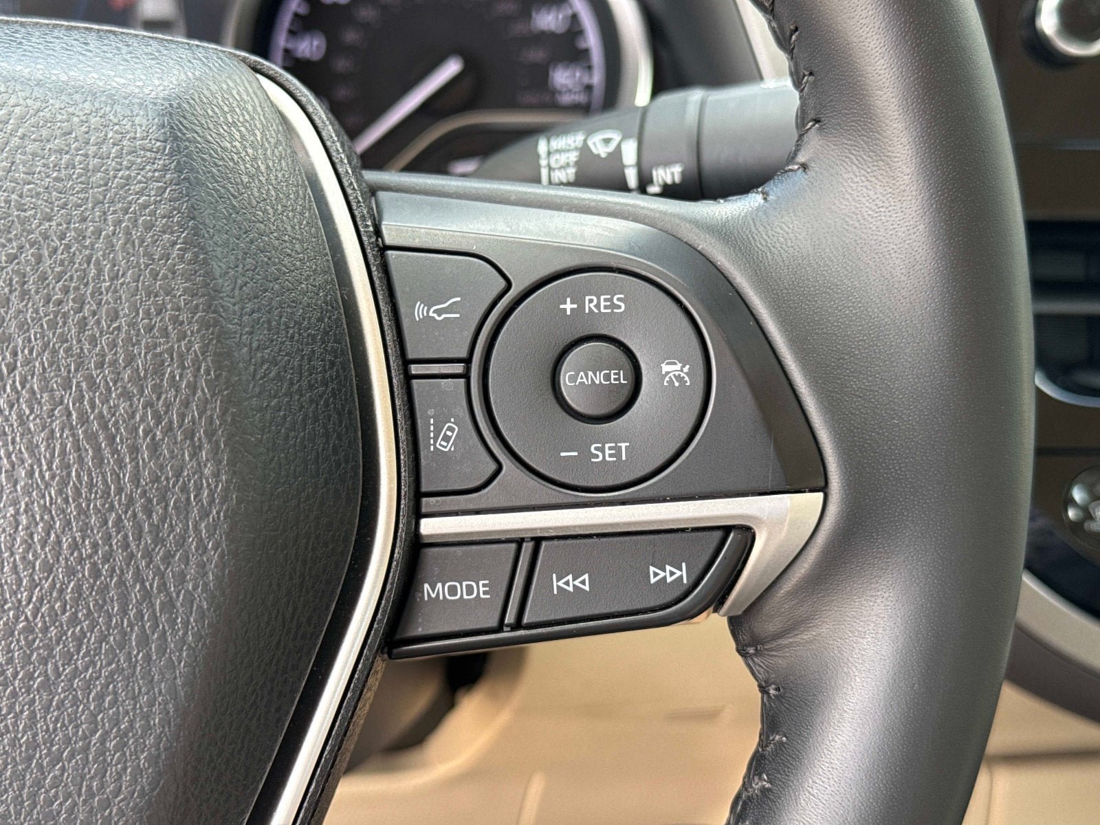 Used 2023 Toyota Camry XLE FWD image 29