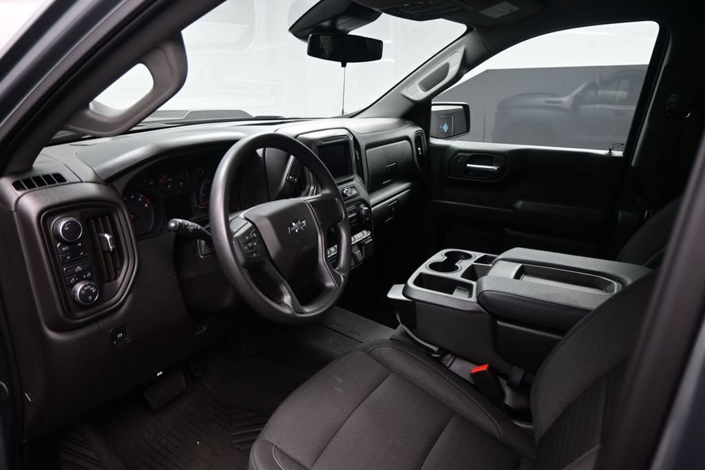 Used 2025 Chevrolet Silverado 1500 Custom Trail Boss w/ LPO, Dark Essentials Package AWD/4WD image 8