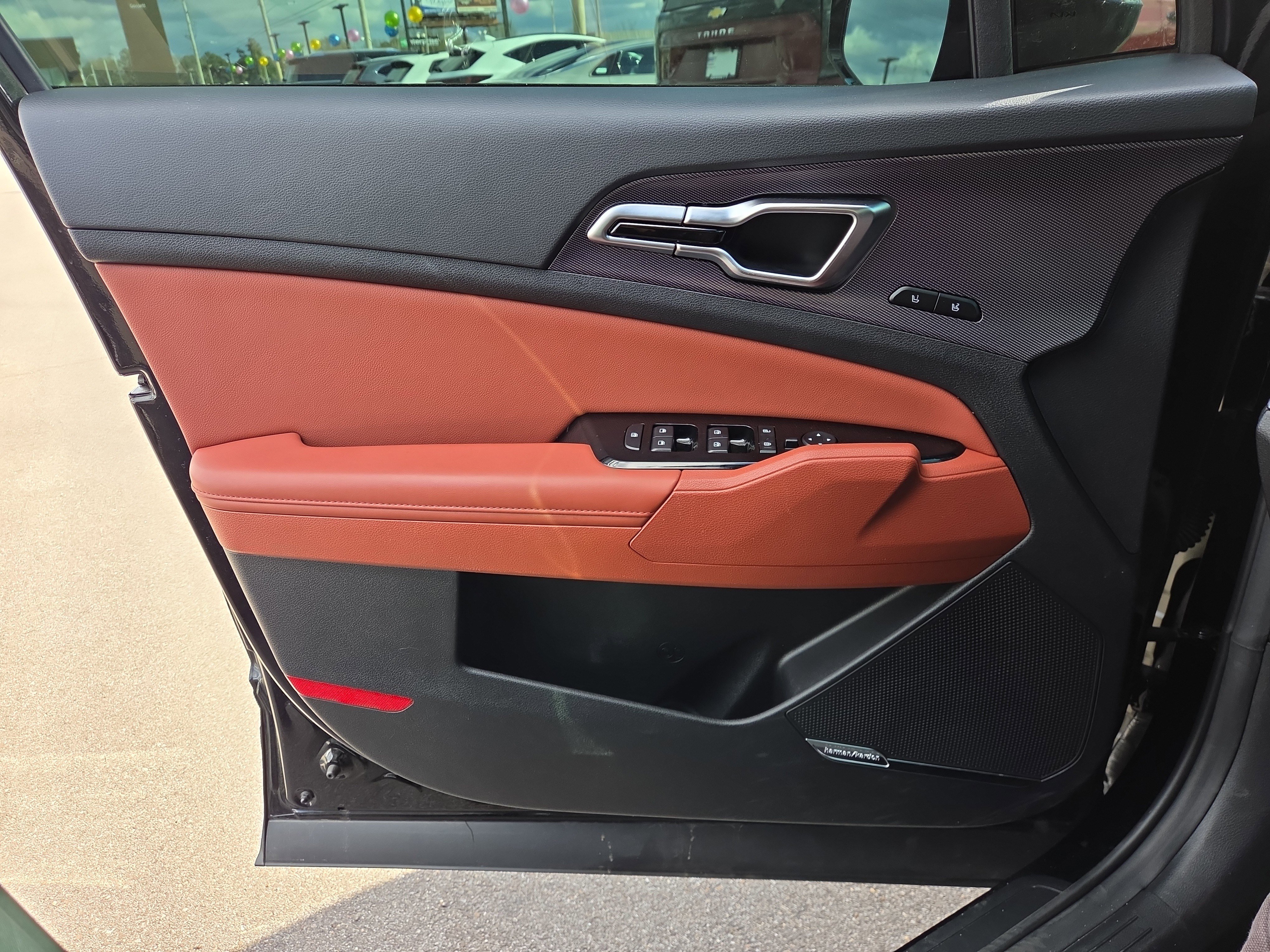 Used 2024 Kia Sportage SX image 10