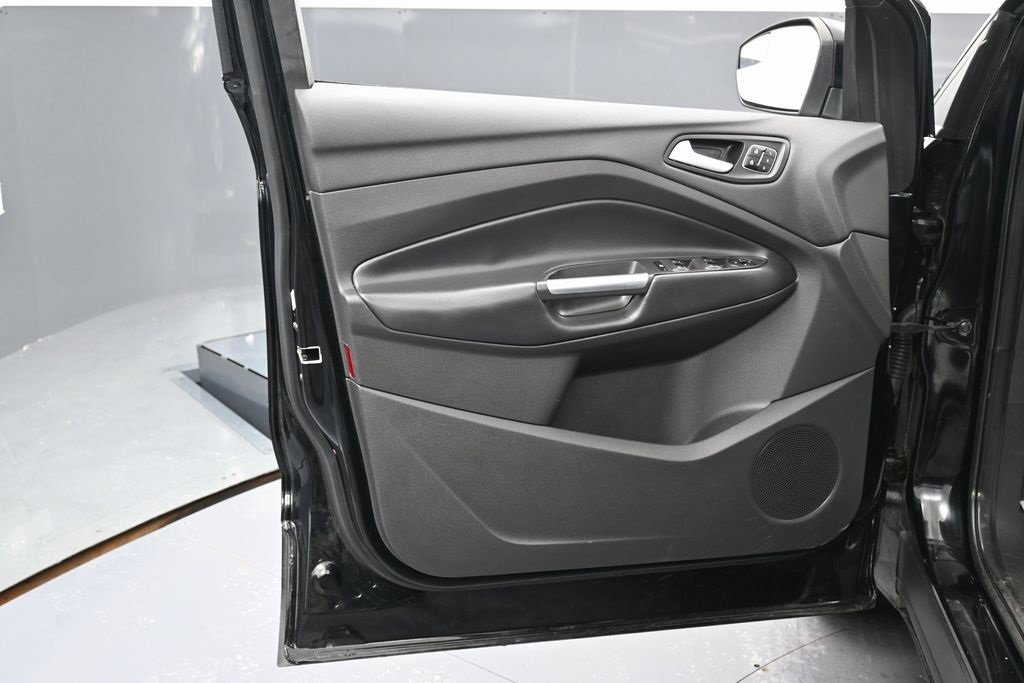 Used 2018 Ford Escape Titanium image 41