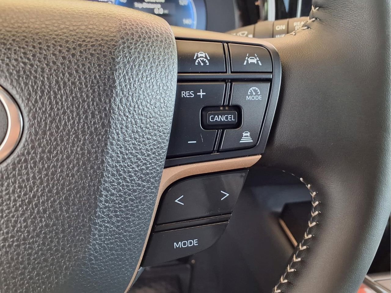 Certified 2025 Toyota Crown Signia w/ Advanced Technology Package image 27