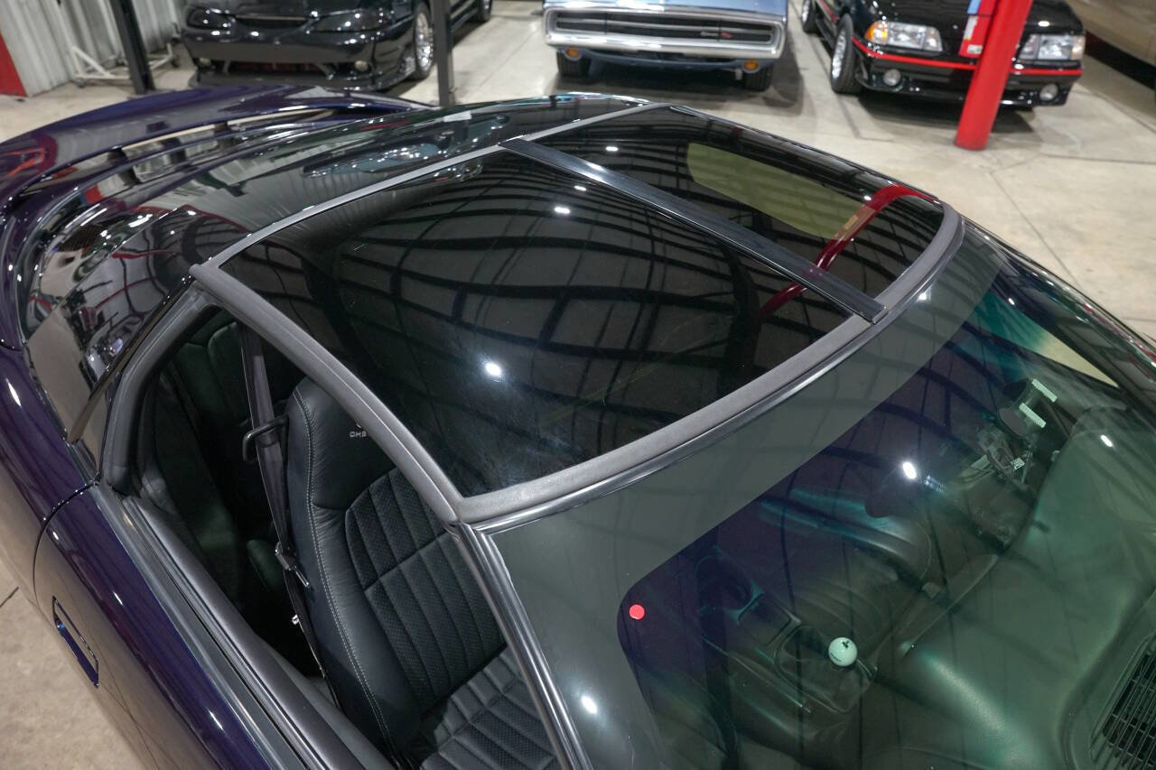 Used 2001 Chevrolet Camaro Z28 w/ SS Performance/Appearance Pkg RWD image 19