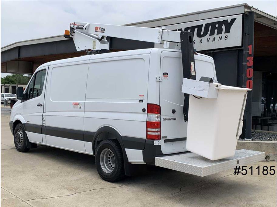 Used 2013 Freightliner Sprinter 3500 image 8