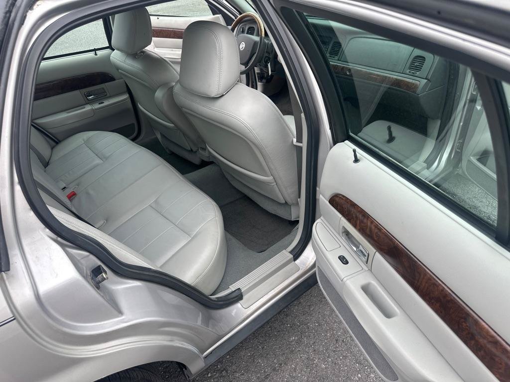 Used 2005 Mercury Grand Marquis LS RWD image 36