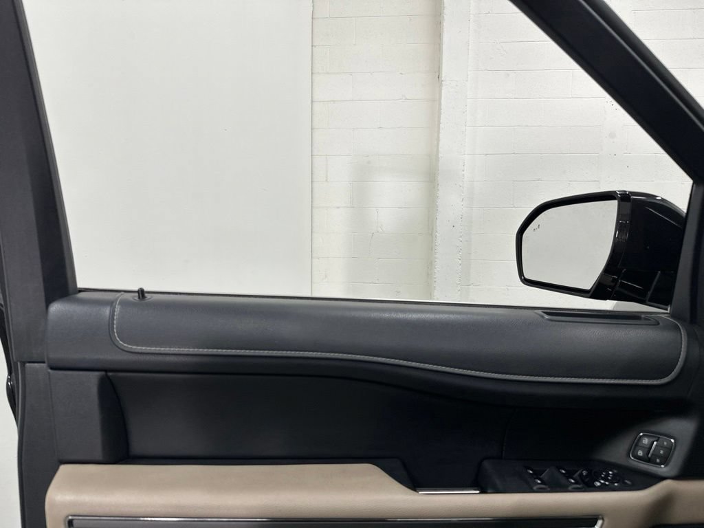 Used 2023 Ford Expedition Max XLT RWD image 32