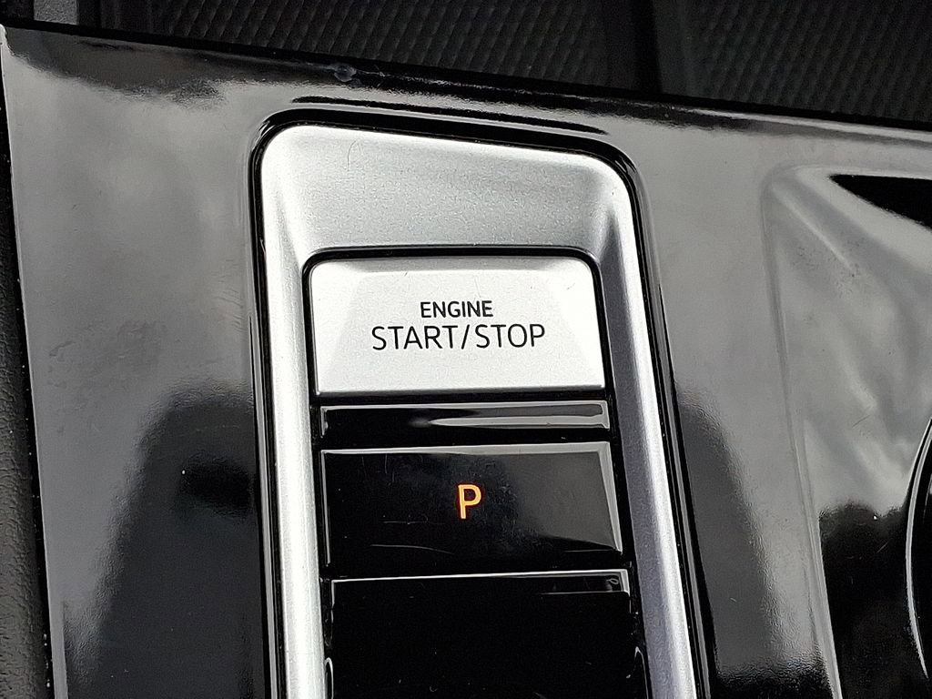 Used 2024 Volkswagen Atlas SE image 16