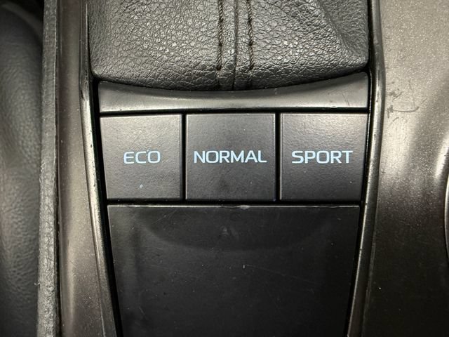 Used 2022 Toyota Camry SE FWD image 20
