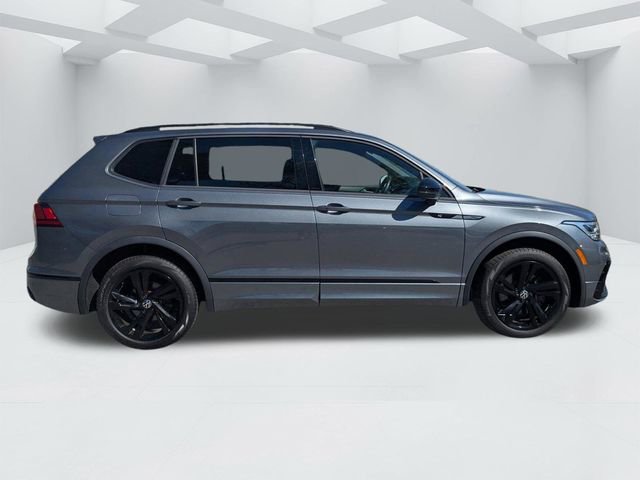 Used 2024 Volkswagen Tiguan SE R-Line image 3