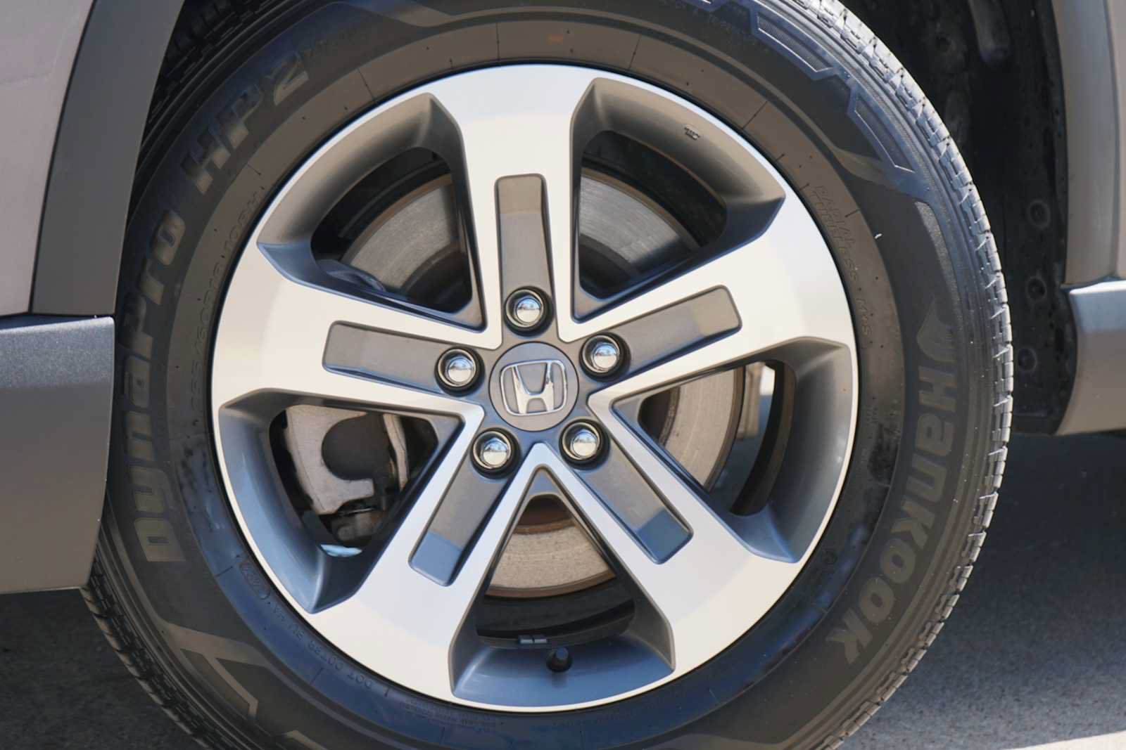 Used 2025 Honda Pilot EX-L image 2
