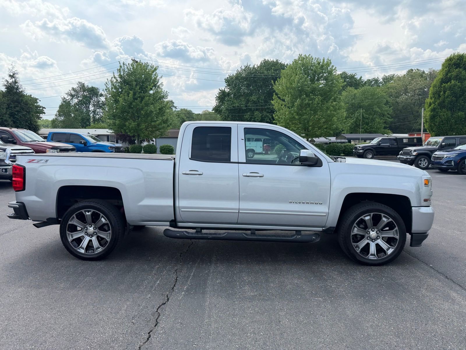 Used 2016 Chevrolet Silverado 1500 LT w/ All Star Edition AWD/4WD image 4
