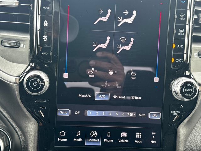 New 2026 RAM 1500 4x4 Crew Cab image 29