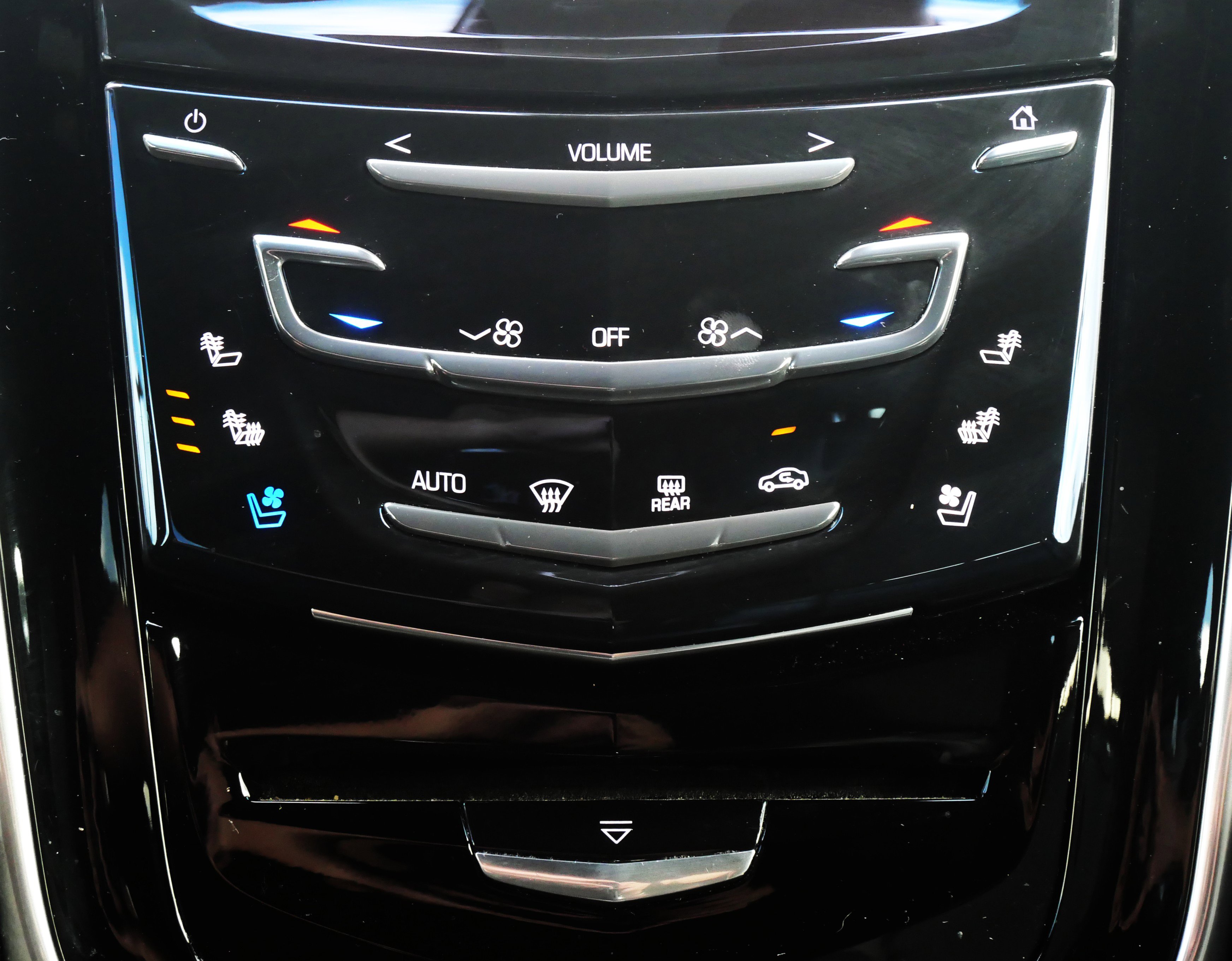 Used 2019 Cadillac Escalade Platinum w/ Escalade Sport Edition image 19