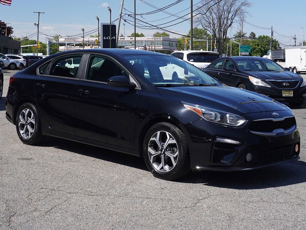 Used 2019 Kia Forte LXS FWD image 2