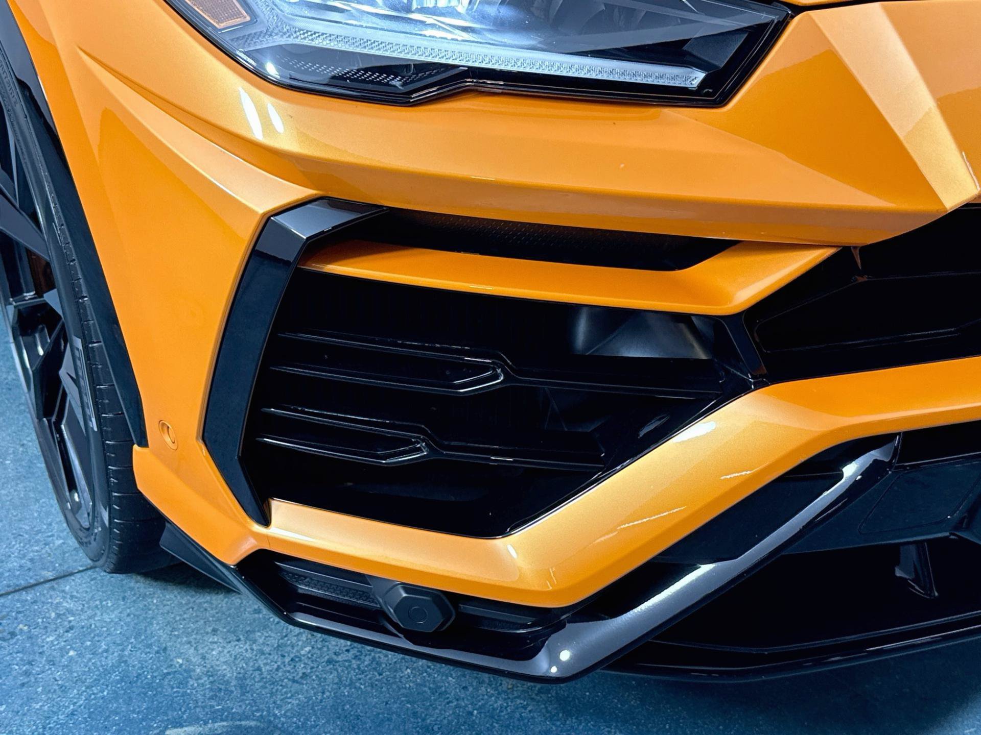 Used 2022 Lamborghini Urus AWD/4WD image 54