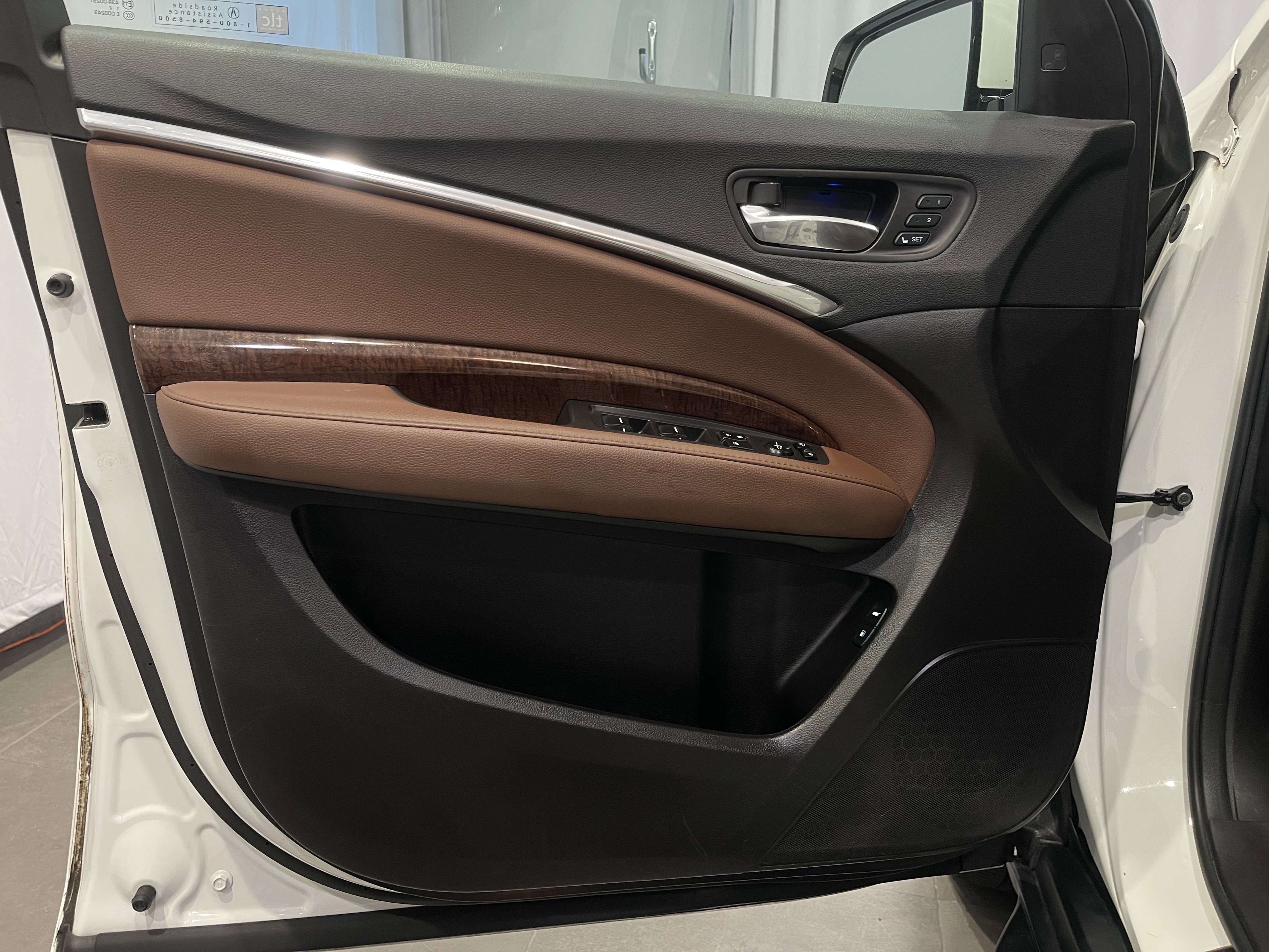 Used 2017 Acura MDX SH-AWD w/ Technology Package image 12