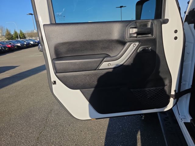 Used 2018 Jeep Wrangler Rubicon w/ Power Convenience Group image 17