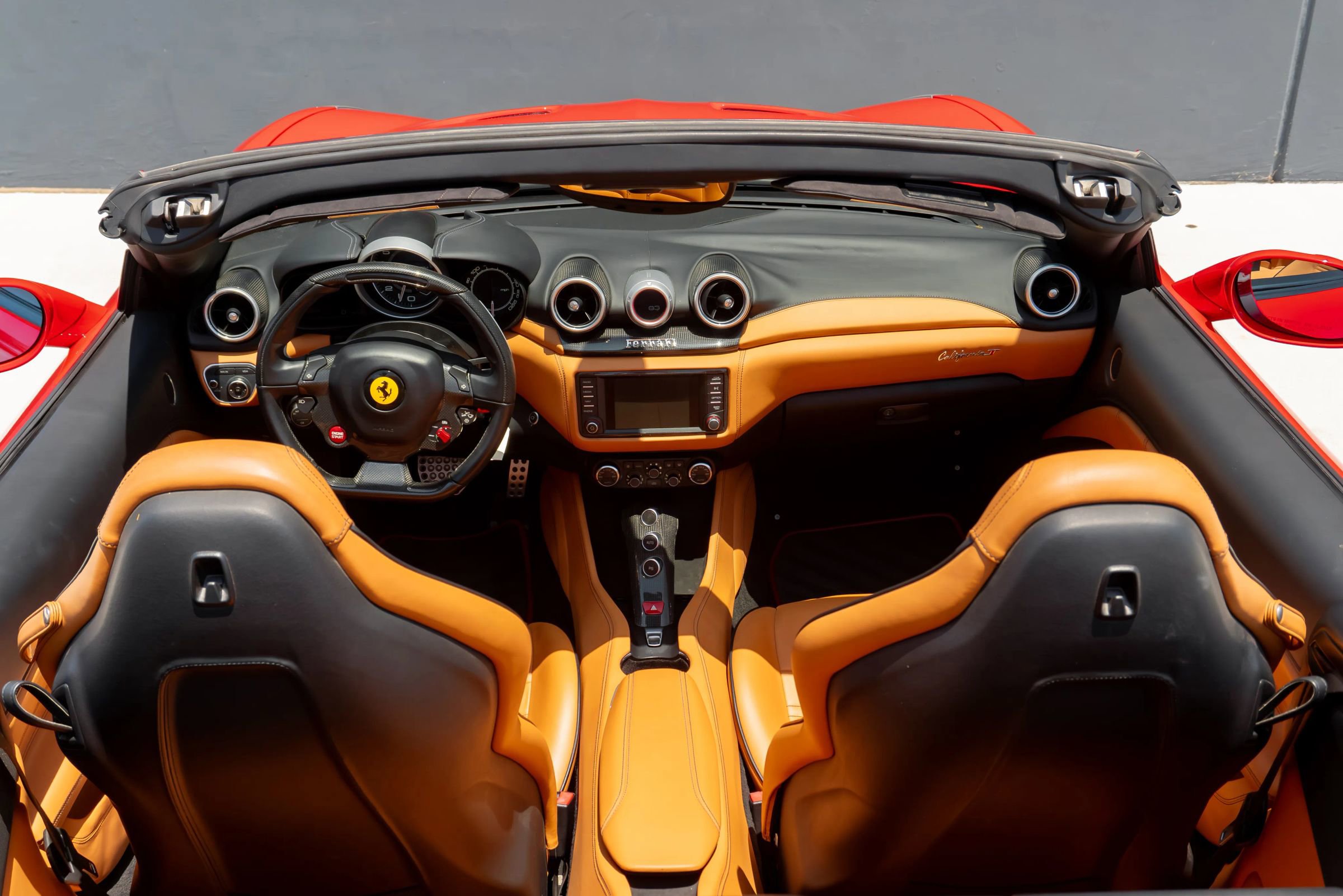 Used 2016 Ferrari California T RWD image 65