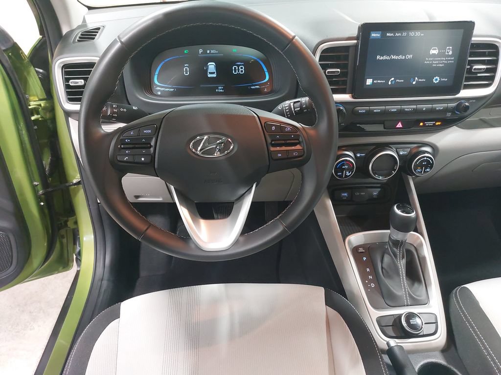 Certified 2024 Hyundai Venue SEL FWD image 15