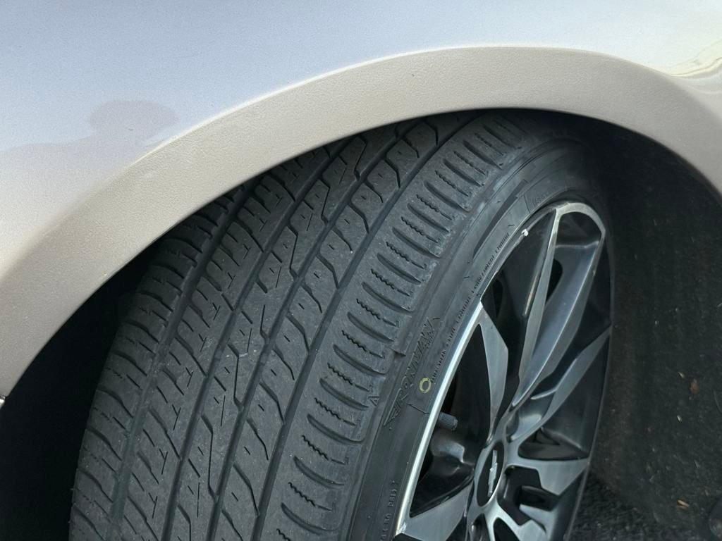 Used 2018 Chevrolet Malibu LT image 11
