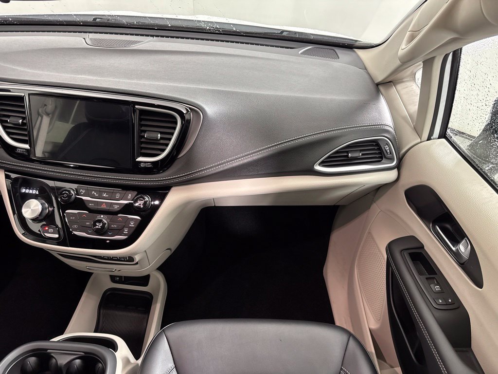 Used 2024 Chrysler Pacifica Touring-L w/ Road Tripper Package AWD/4WD image 22