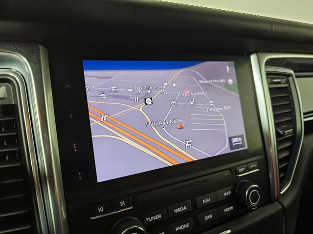 Used 2018 Porsche Macan S AWD/4WD image 30